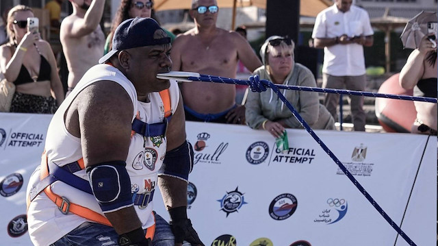 Dişleriyle 700 Tonluk Gemi Çeken Mısırlı Güreşçi: Şaka Olimpiyatlara Götürdü!
