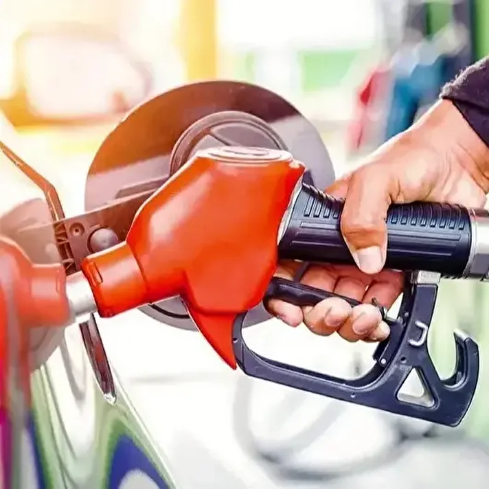 Akaryakıtta Beklenen Müjde: Motorine 92 Kuruş İndirim Geldi!
