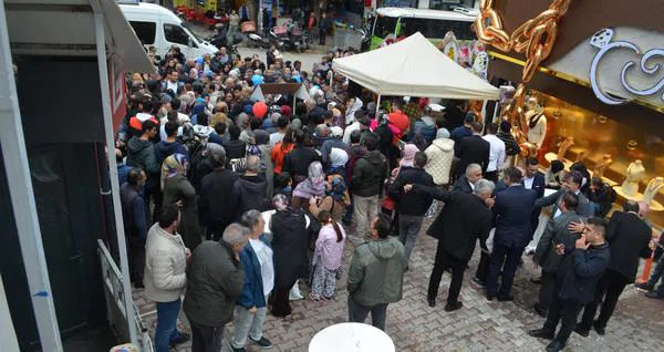Kocaeli’de “Bedava Altın” kuyruğu
