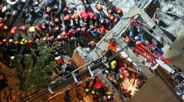 Acı Haber Gebze’den Geldi: 7 Katlı Bina Çöktü, 4 Kişi Hayatını Kaybetti