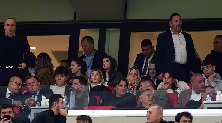 Montella, Galatasaray - Trabzonspor Derbisinde Tribünde: