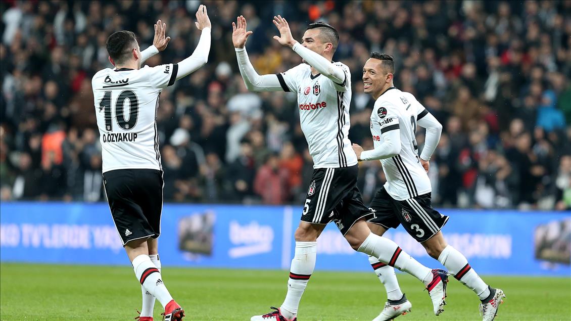 Beşiktaş Derbide Öne Geçti! Toure Fenerbahçe Ağlarını Havalandırdı