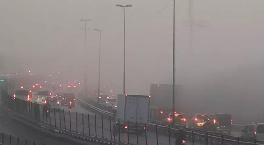 İstanbul’da Yoğun Sis Uyarısı — Trafikte Görüş Mesafesi Azaldı