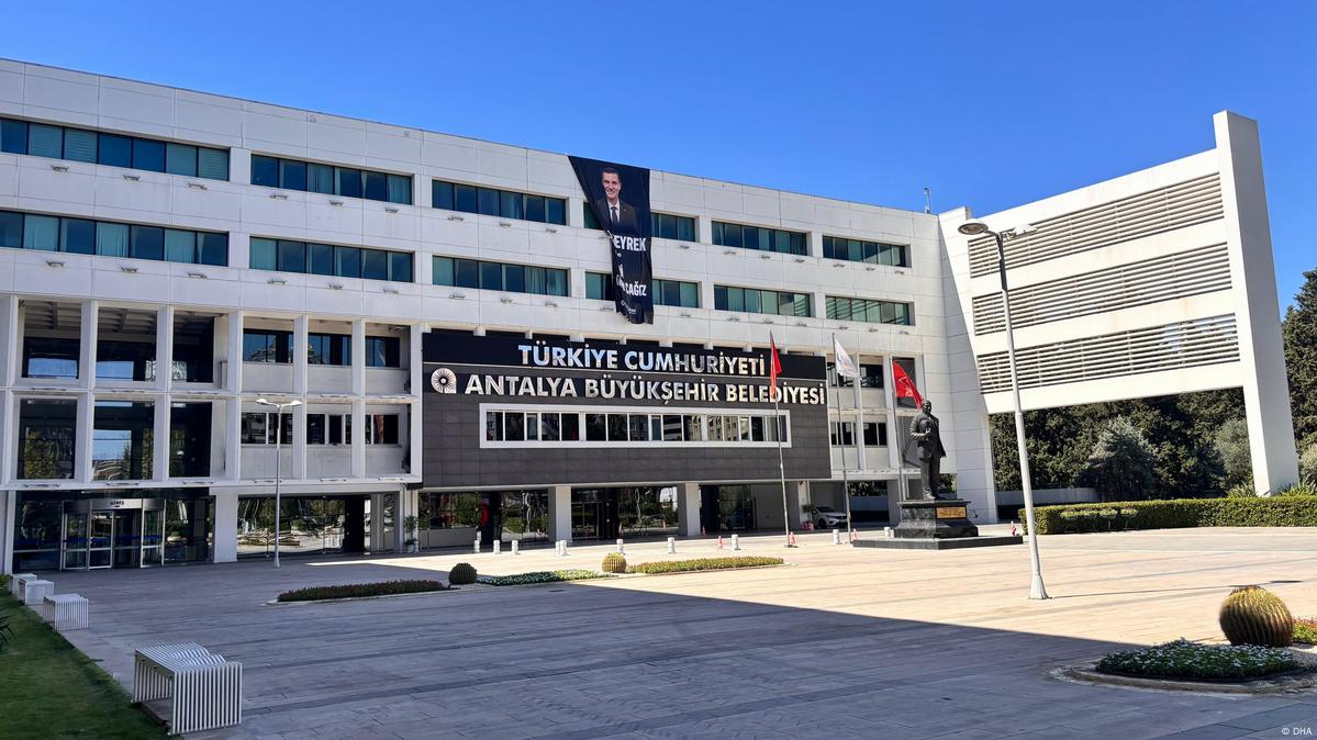 Antalya Belediyesi’nde Rüşvet Operasyonu: 8 Gözaltı