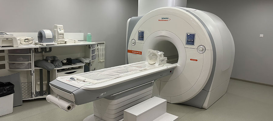 İzmir’de MR Cihazında Unutulan Hasta: Sorumlu Personel Görevden Alındı