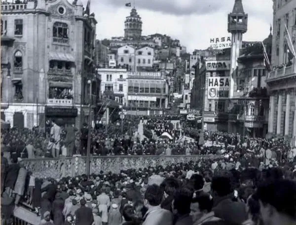 “Arşiv Fotoğraflarıyla Atatürk’ün Son Yolculuğu