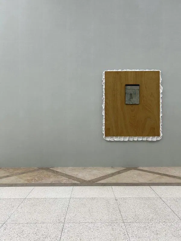 Sanat Eseri “Kirli Ayna” Zannedilip Silindi!