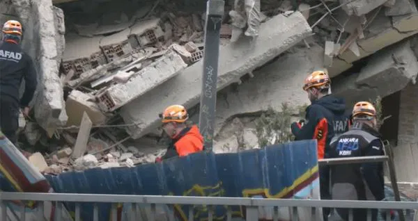 Ankara’da Yıkım Sırasında Bina Aniden Çöktü