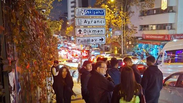 Ankara’da Tabelaya Akım: “Kızılay” Yön Levhası 3. Kez Yenilendi