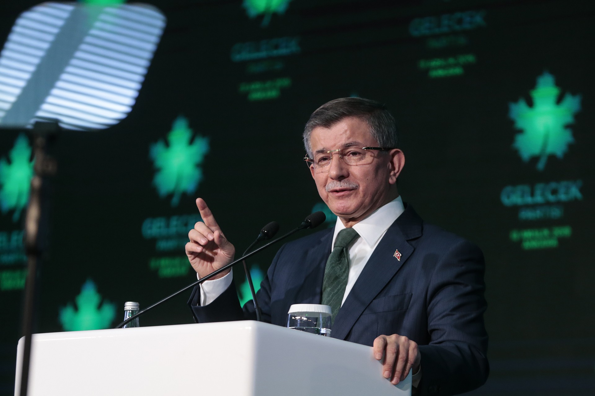 Ahmet Davutoğlu: “Konu Neredeyse Tamamen İmralı Cezaevi Ziyaretine İndirildi”