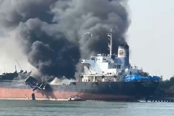 Karadeniz’de Büyük Tehlike: Tanker Gemisi Patladı