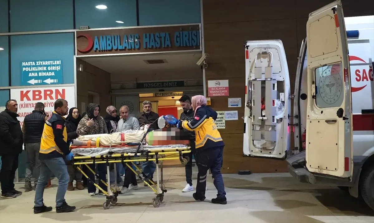 Market Yük Asansöründe Feci Kaza