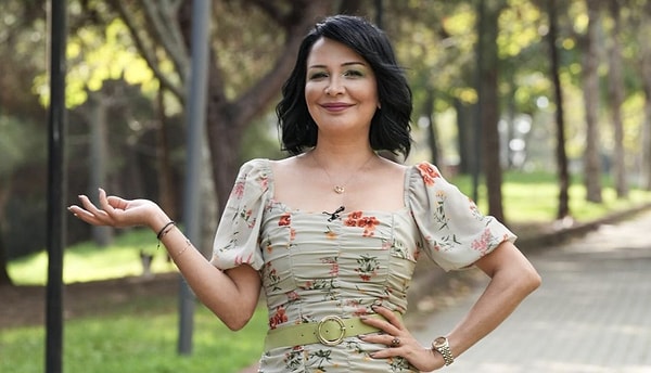 Evrim Akın Şok Kararla “Ev Gezmesi” Programından Çıkarıldı