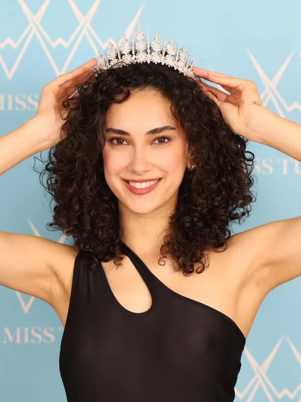 2025 Miss Turkey Güzeli Belli Oldu: Tacı Sıla Saraydemir’in!