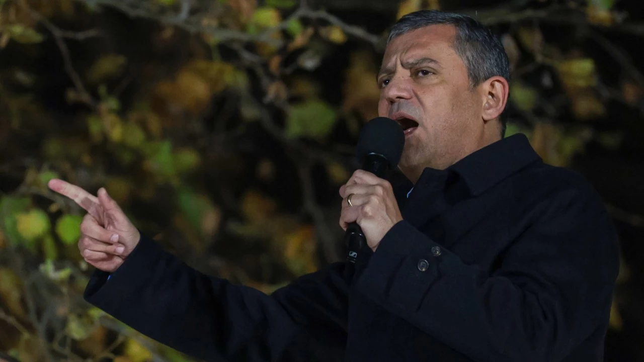 Özgür Özel’den Sadettin Saran Sürecine Sert Eleştiri