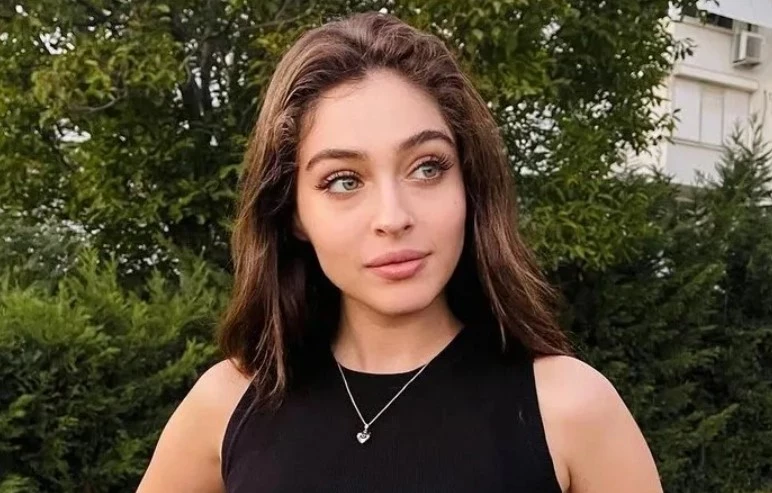 Ünlü Oyuncu Cemre Baysel’in Takıntılı Hayranlarına 6 Yıl Hapis Cezası İstendi!