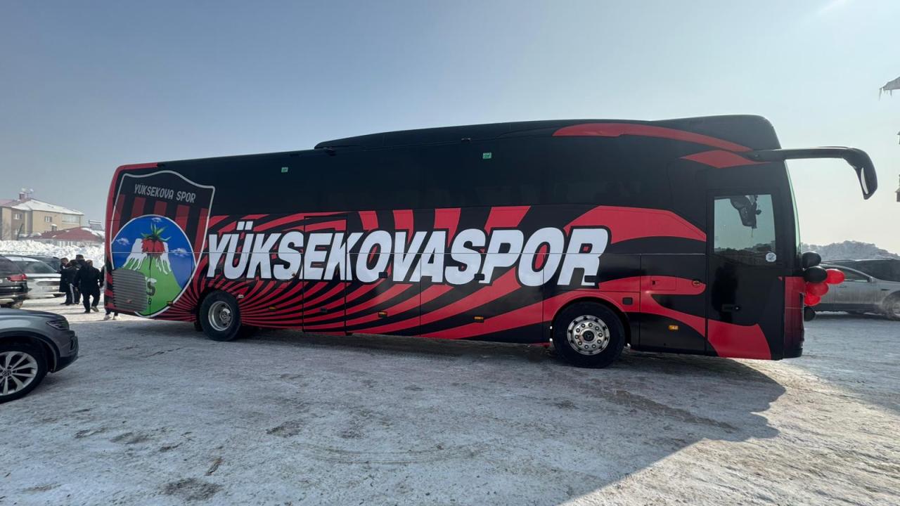 Cumhurbaşkanı Erdoğan’dan Yüksekovaspor Kadın Futbol Takımı’na Otobüs Desteği!