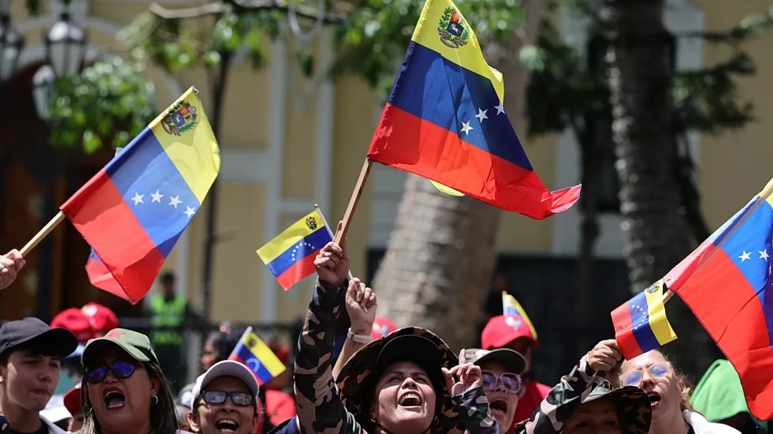 Korku ve Belirsizlik: Venezuela Halkı Madurousuz Bir Gelecekle Yüzleşiyor