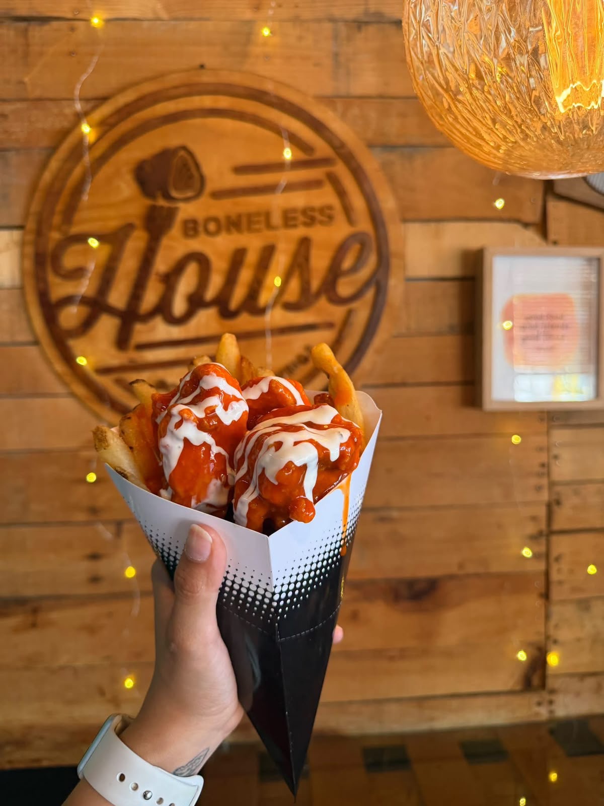 BONELESS HOUSE