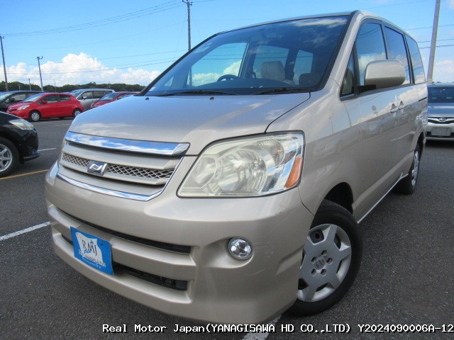 2004 TOYOTA NOAH
