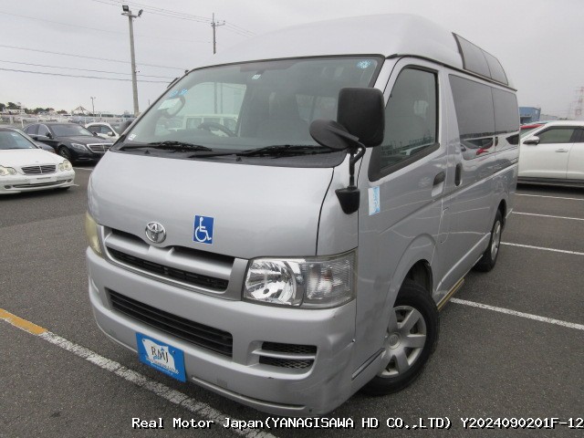 2004 TOYOTA HIACE VAN