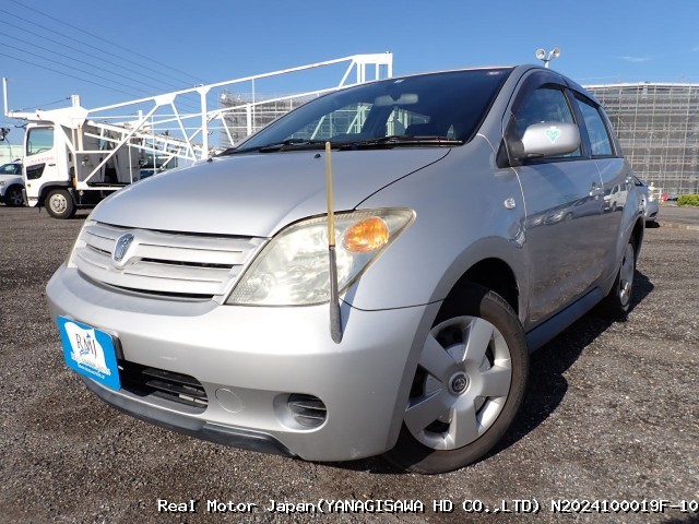 2003 TOYOTA IST