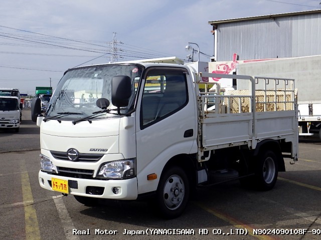 2017 HINO DUTRO