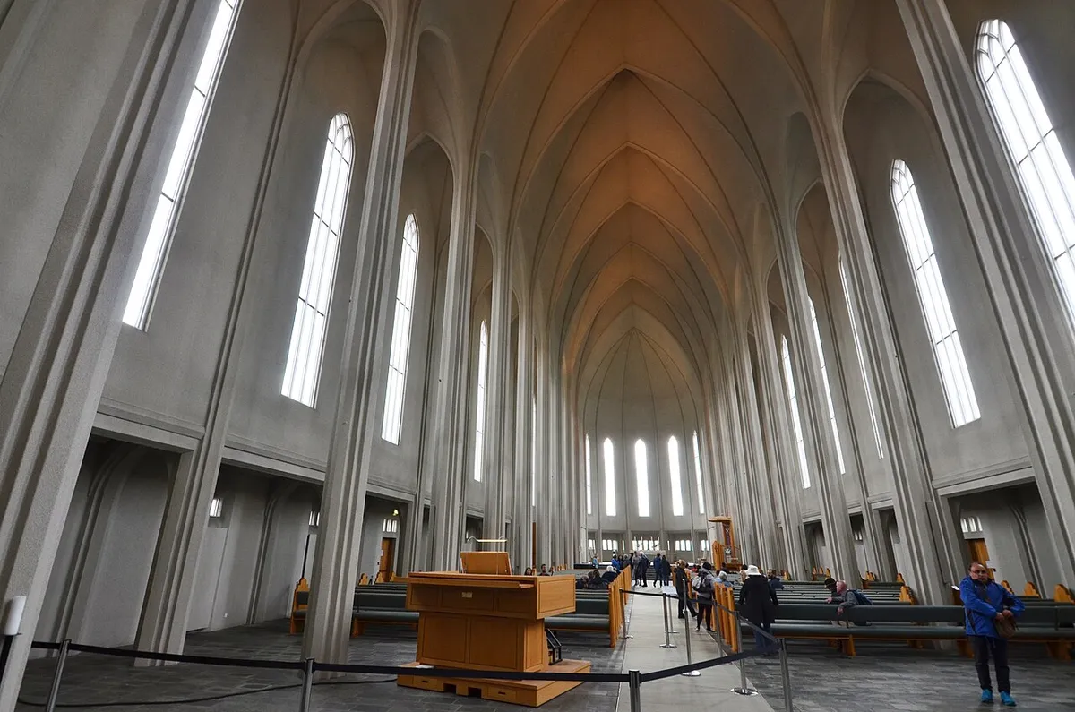 De binnenzijde van de Hallgrímskirkja in Reykjavik.