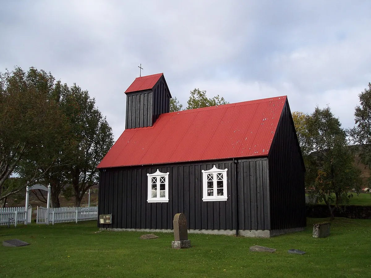 Miðdalskirkja er í Mosfellsprestakalli í Árnesprófastsdæmi. Kirkjan, sem nú stendur, er lítil timburkirkja, járnklædd með turni á mæni. Hún tekur 50 manns í sæti og var byggð og vígð 1869.