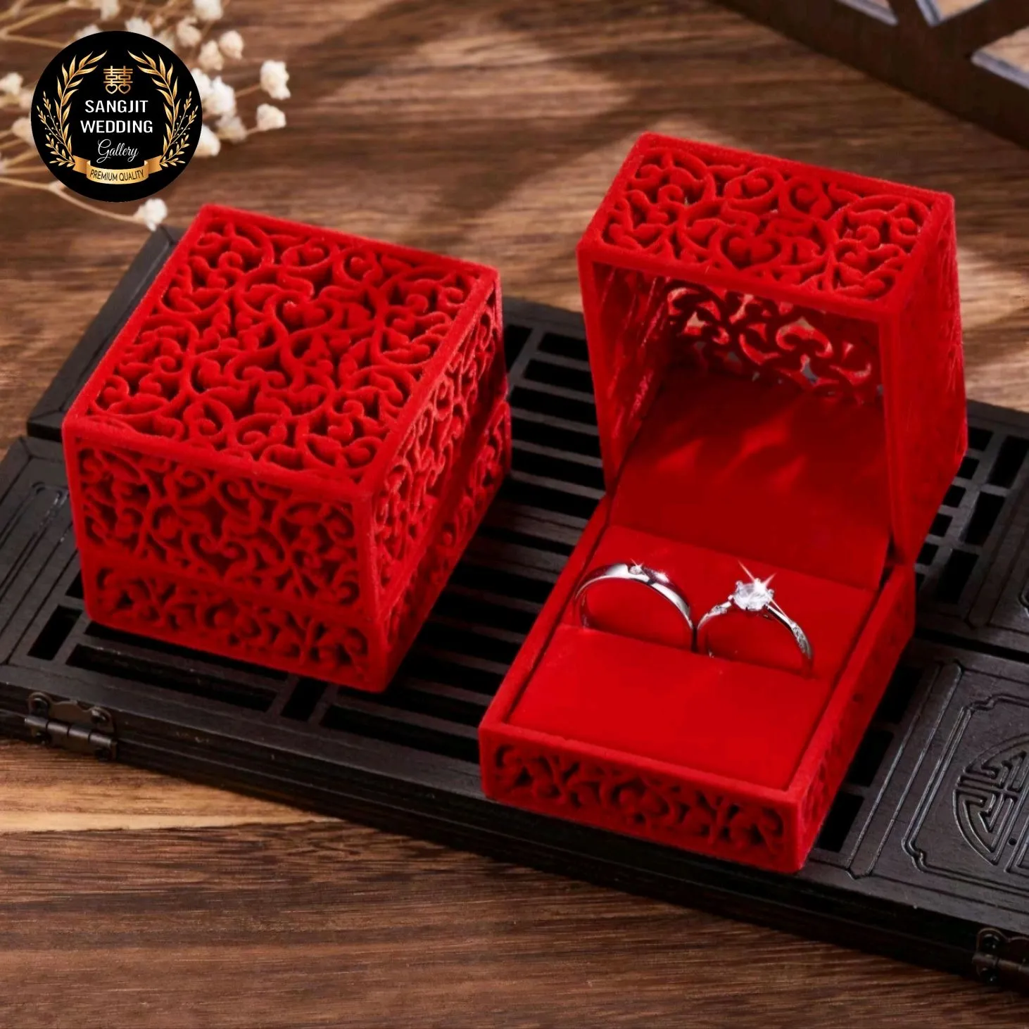 Kotak Perhiasan Merah Ukir