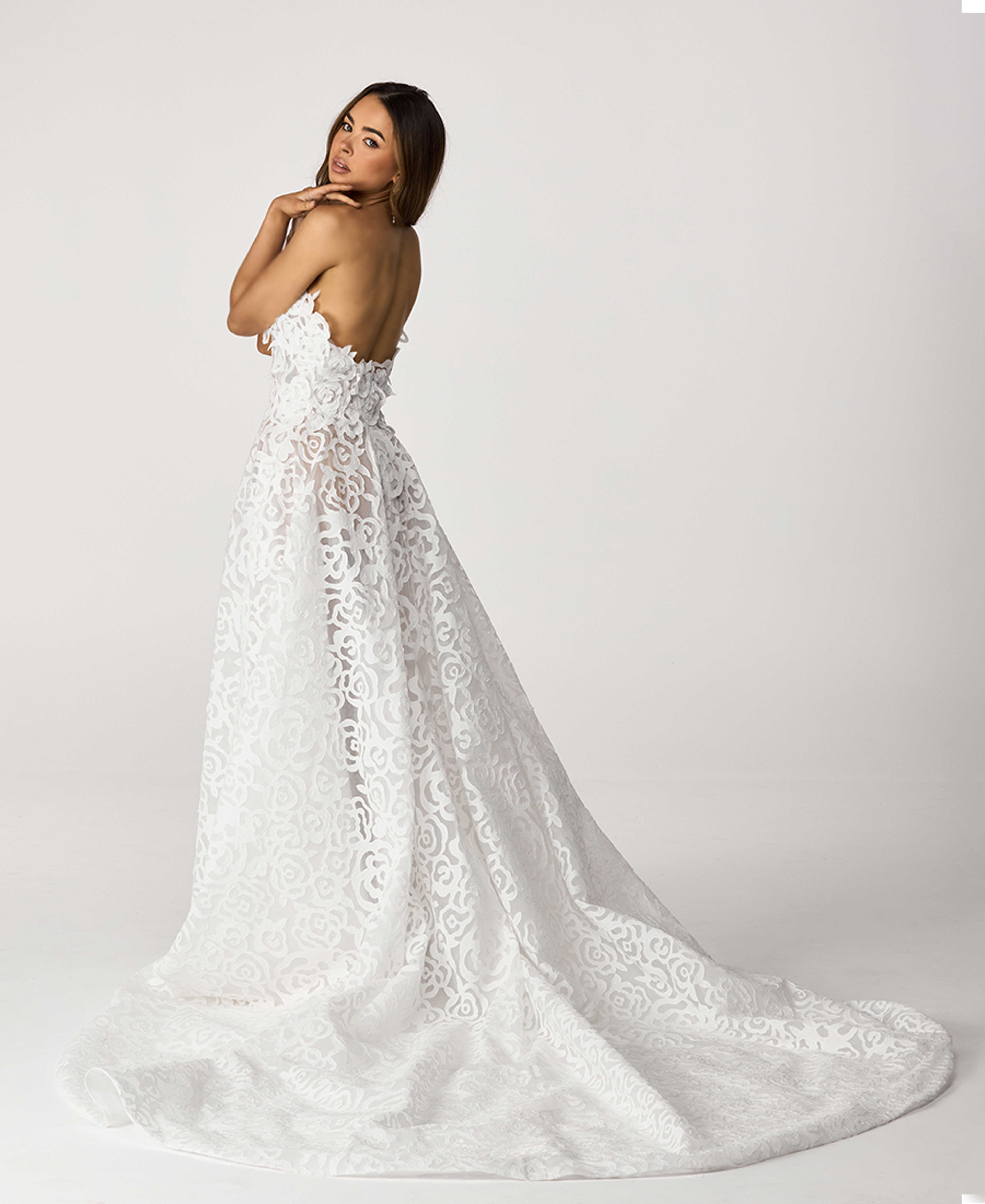 Rosella| Elegant Floral Lace Wedding Dress with Long Train 4