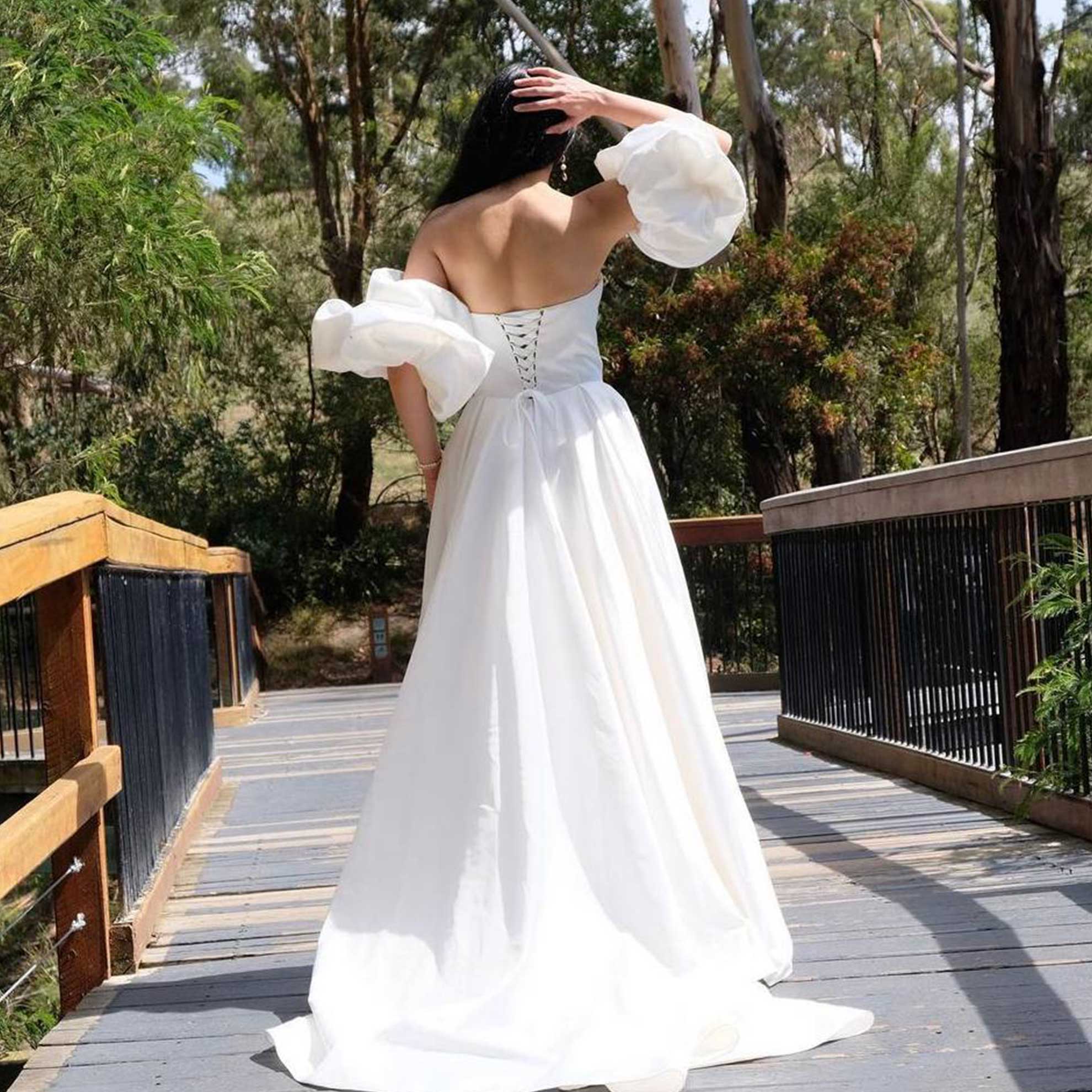 Sharon | Modern Off-Shoulder Wedding Dress with Elegant Puff Sleeves 3