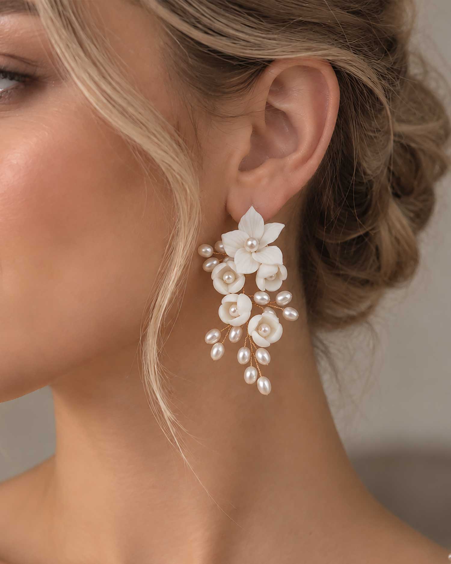 Alba – Ceramic Flower Pearl Earrings