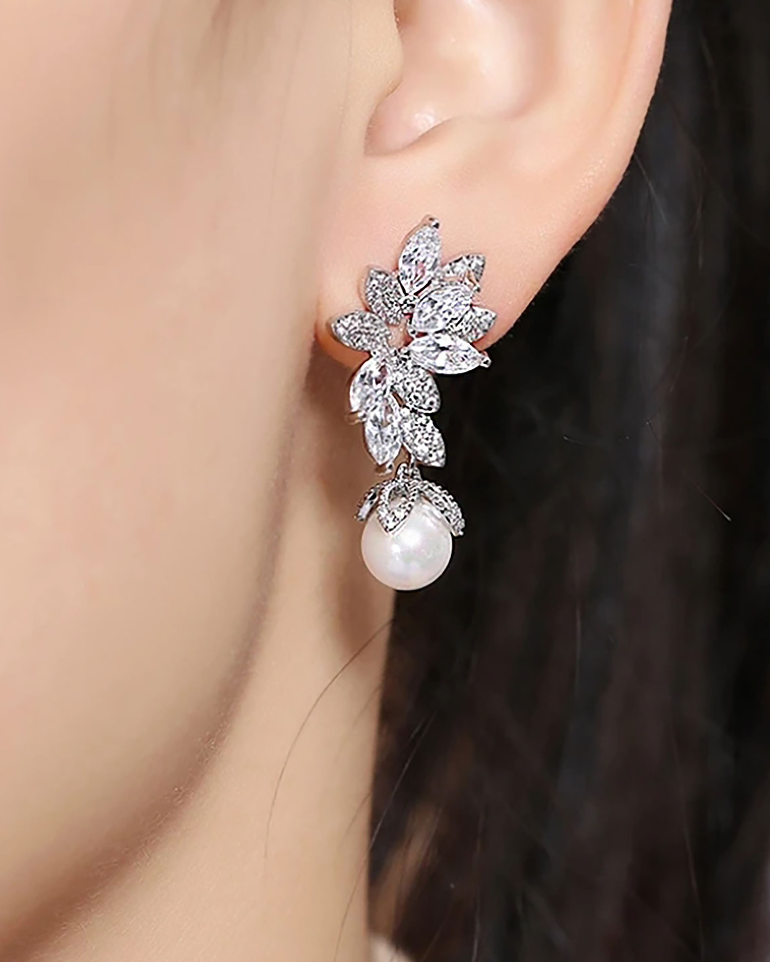 Ariel – Floral Pearl Stud Earrings 2