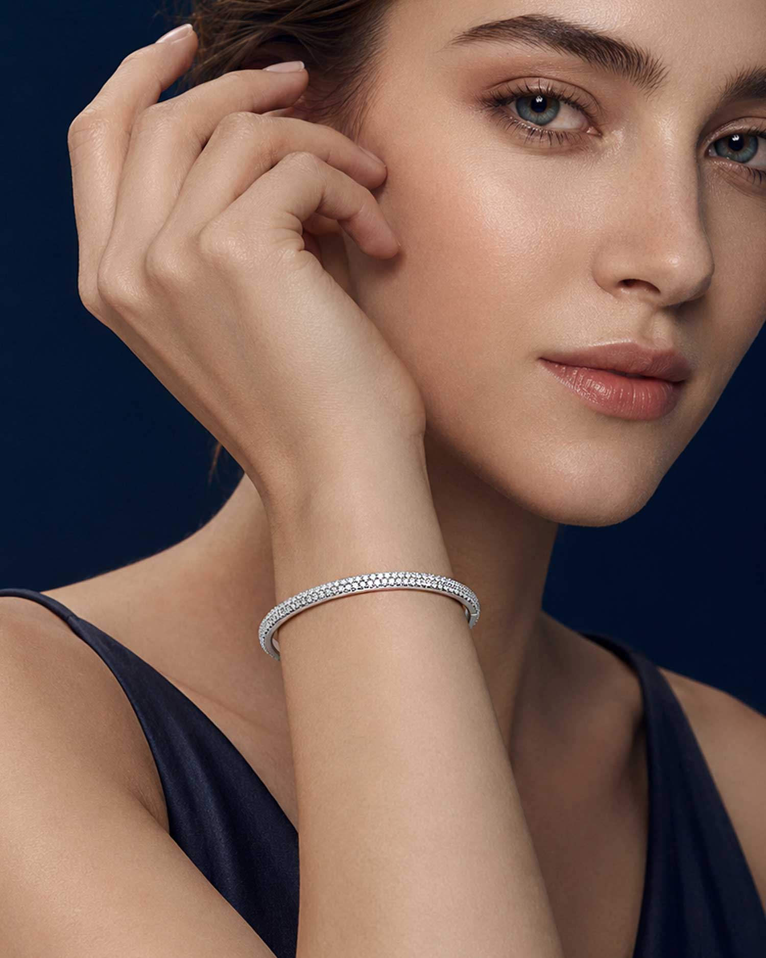 Callia – Moissanite Sterling Silver Bangle