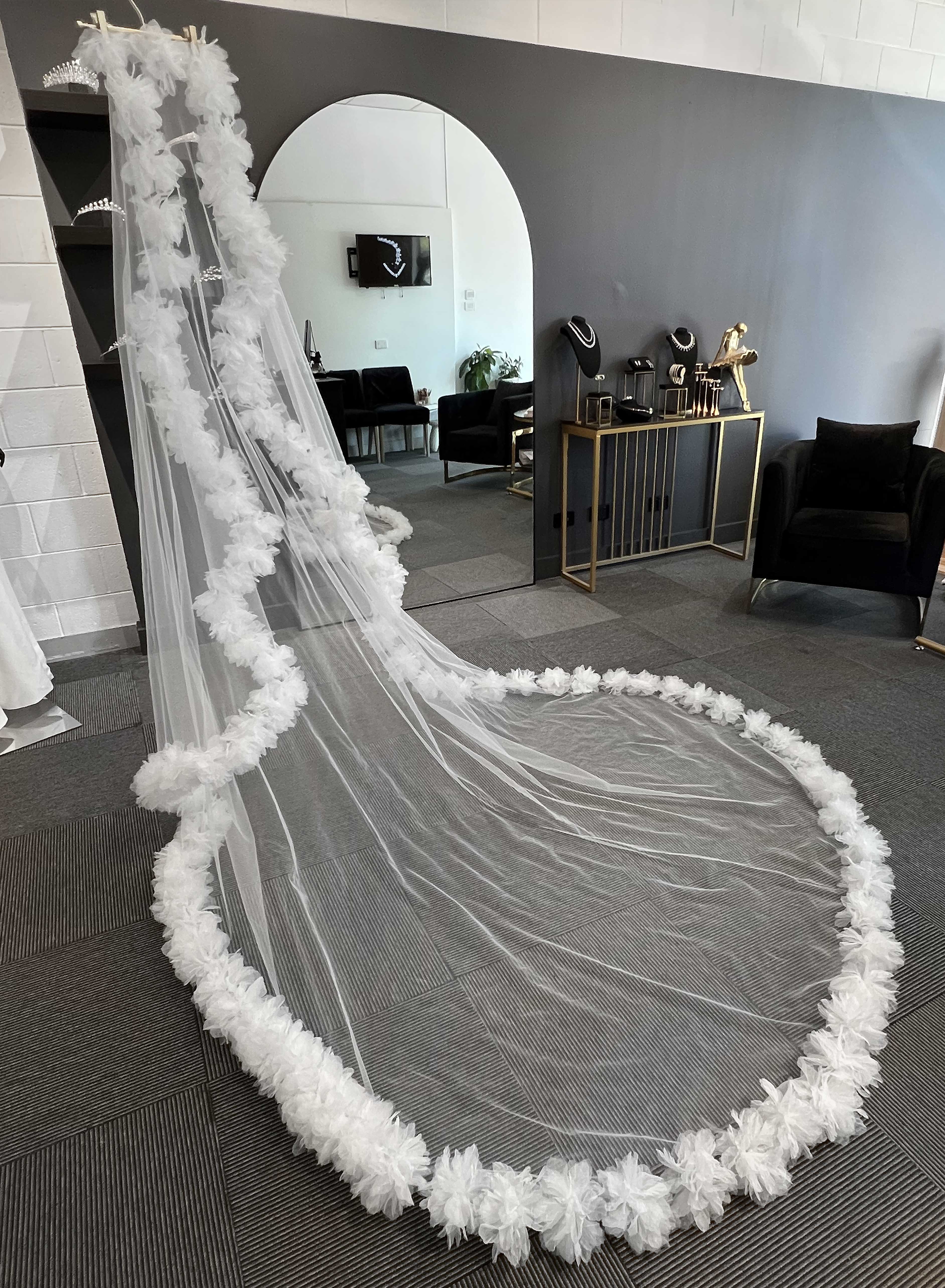 Fleuria β 3D Floral Mantilla Cathedral Veil
