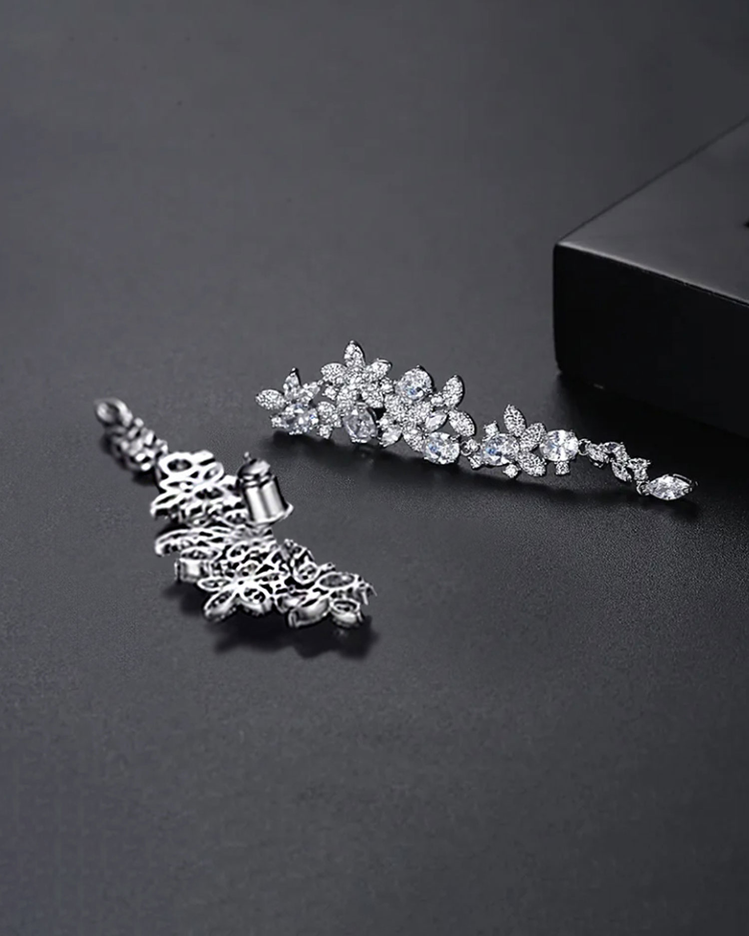 Modena – Zircon Flower Drop Earrings 2