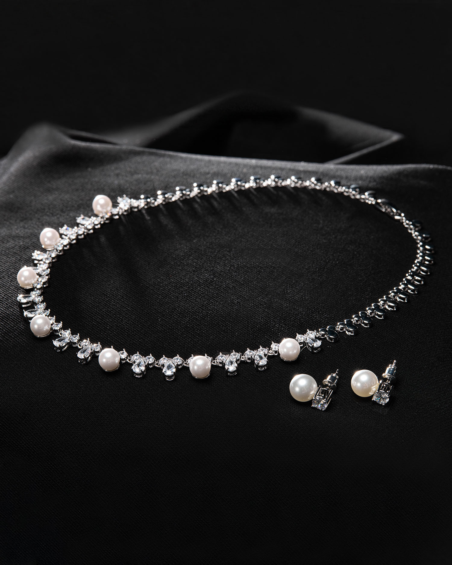 Nersia β Pearl & Zircon Bridal Set