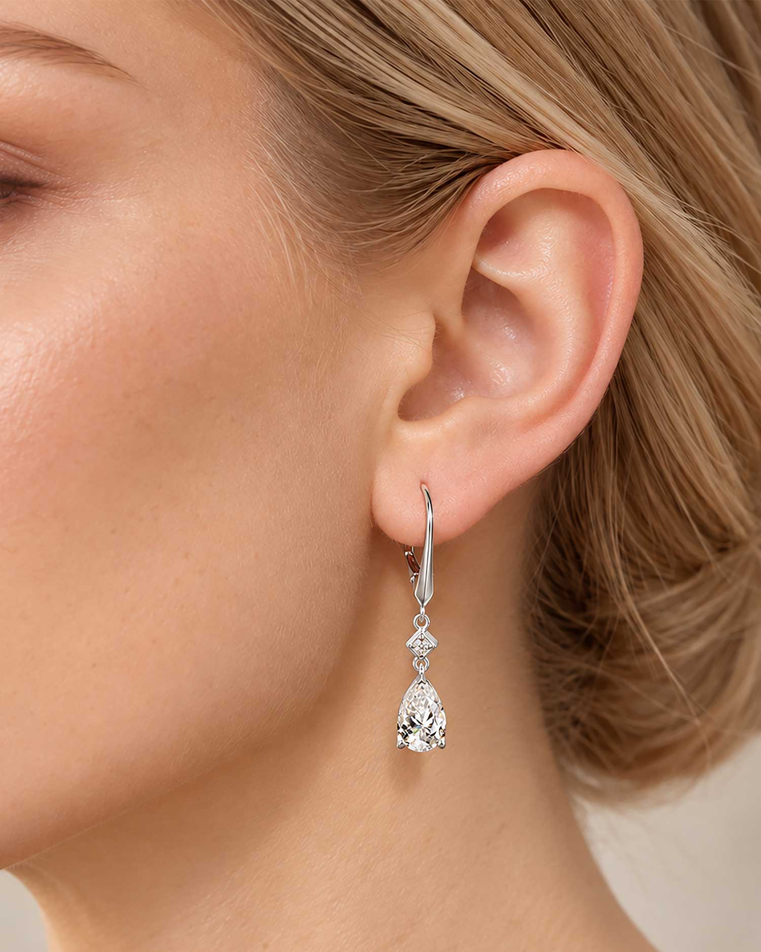 Nore – Silver Moissanite Drop Earrings