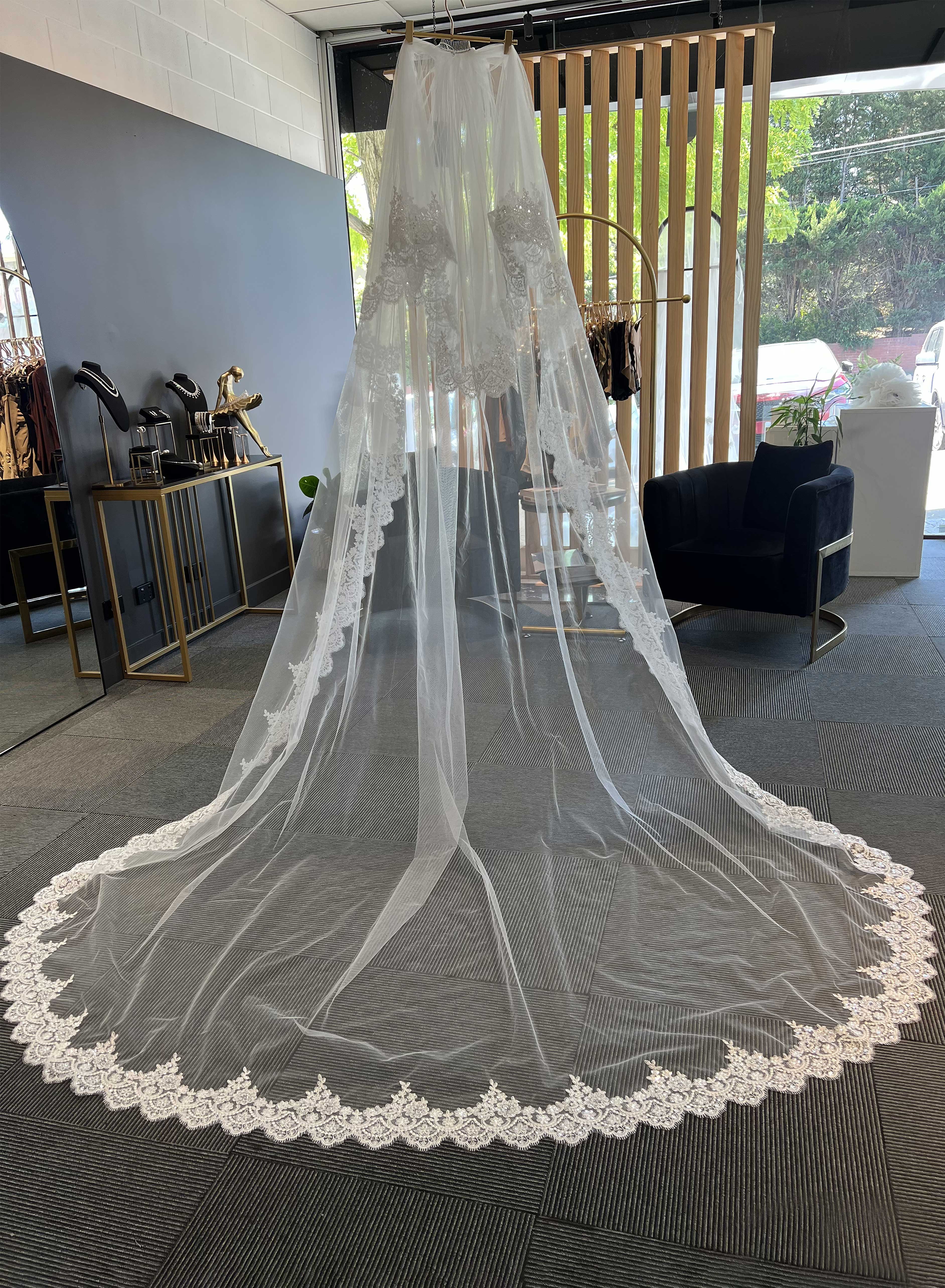 Star β Lace Edge Cathedral Veil