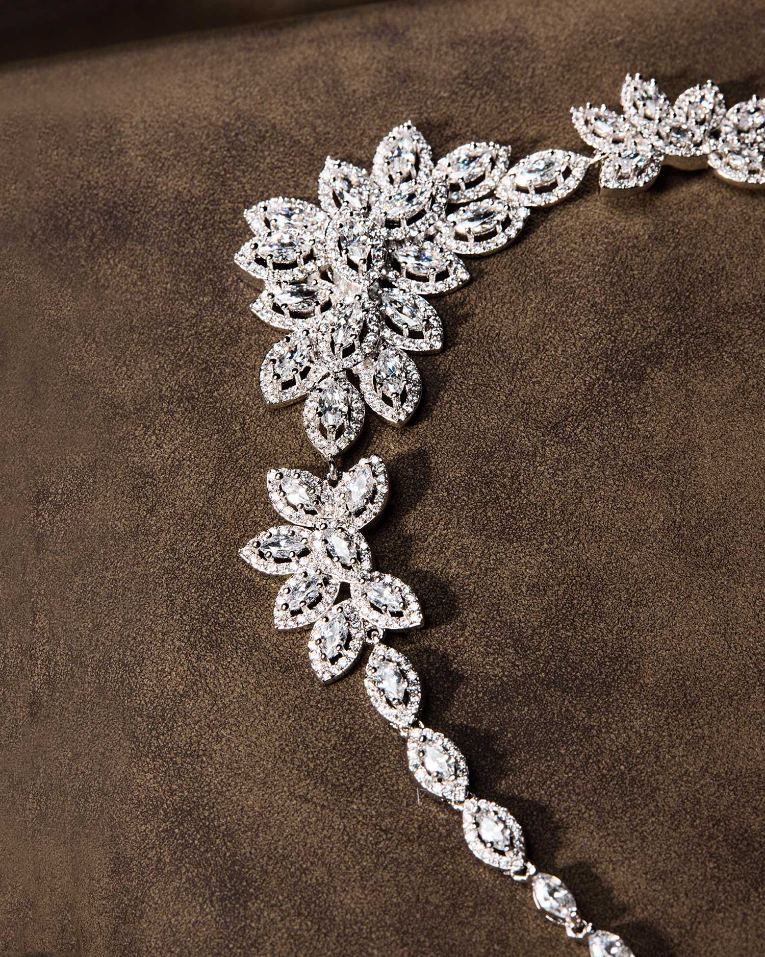 Sylvenn – Floral Leaf Zircon Bridal Set 2