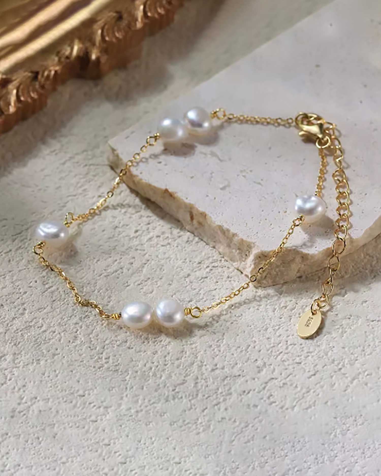 Velina β Baroque Freshwater Pearl Bracelet