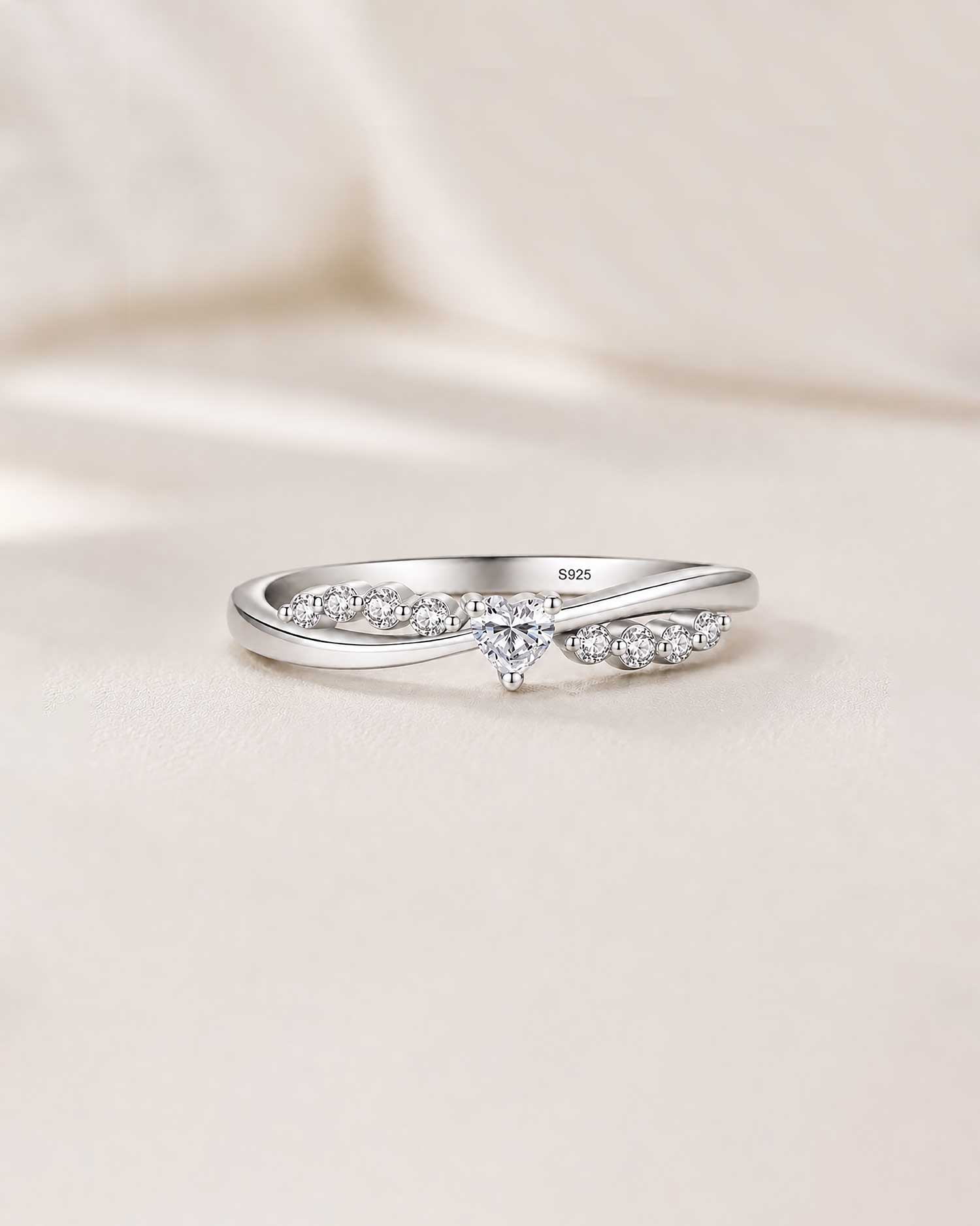 Veya – Heart Zircon Silver Ring 2
