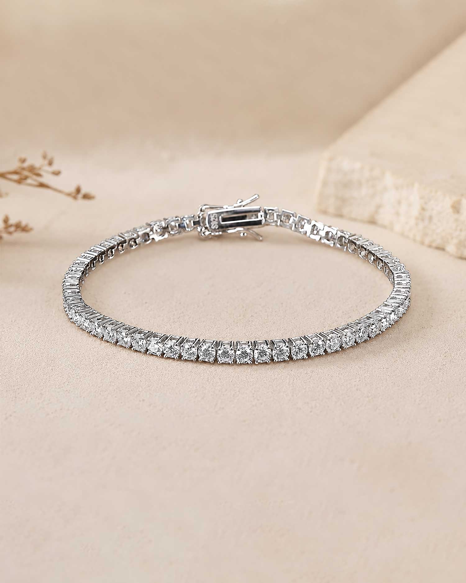Veyra – 4mm Moissanite Tennis Bracelet 2