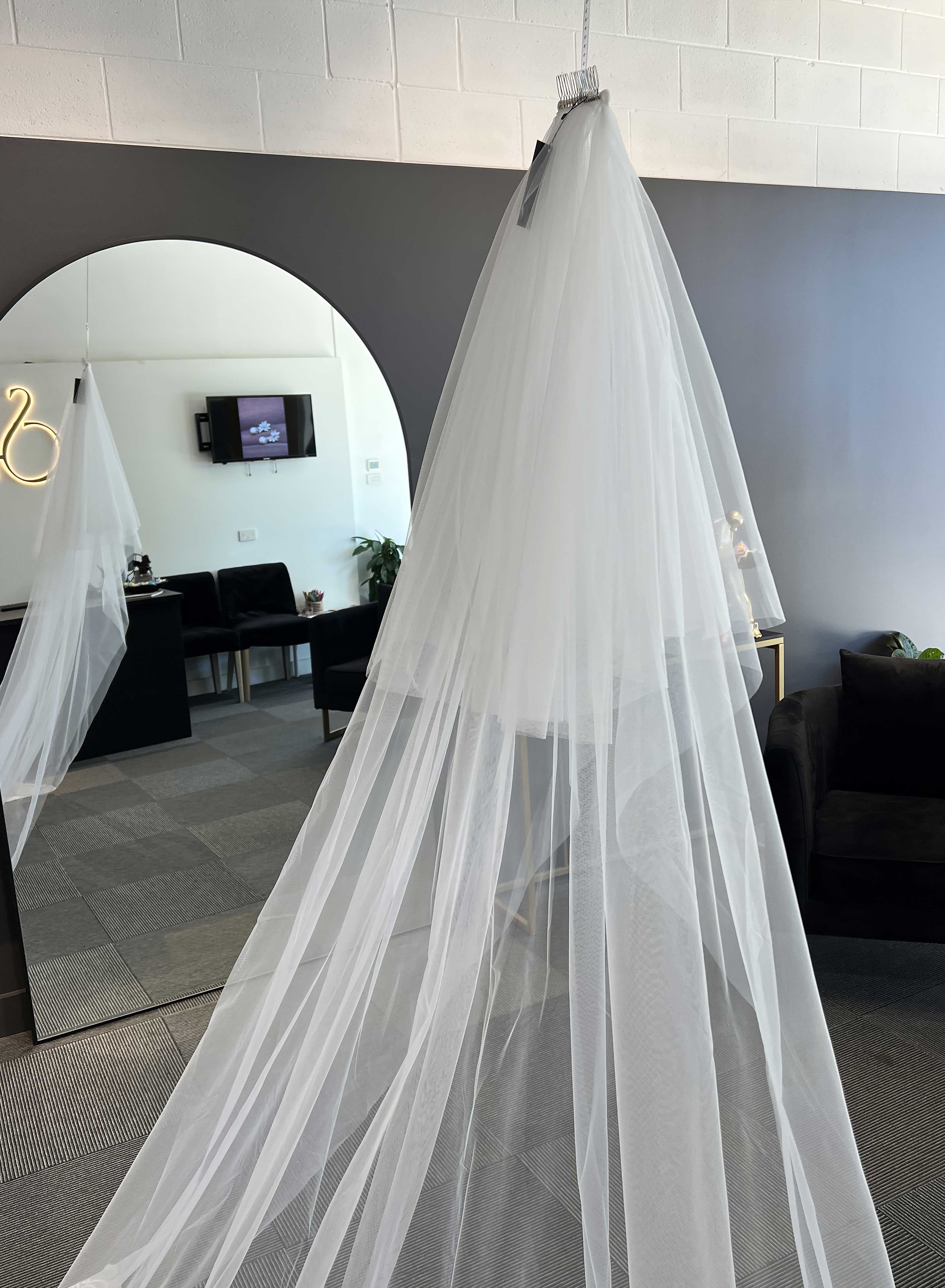Dior – Lace Edge Cathedral Veil 4