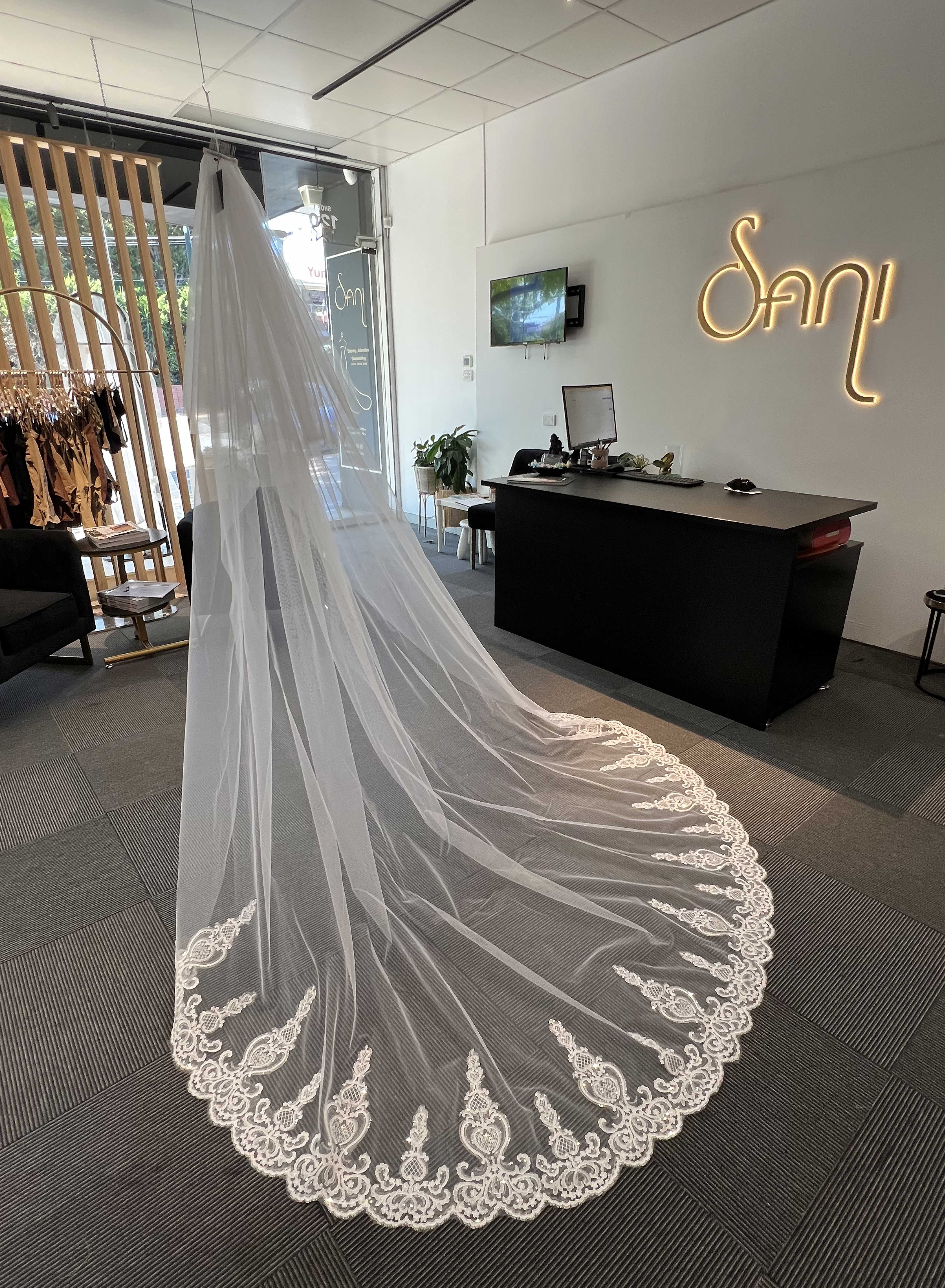 Dior – Lace Edge Cathedral Veil 5