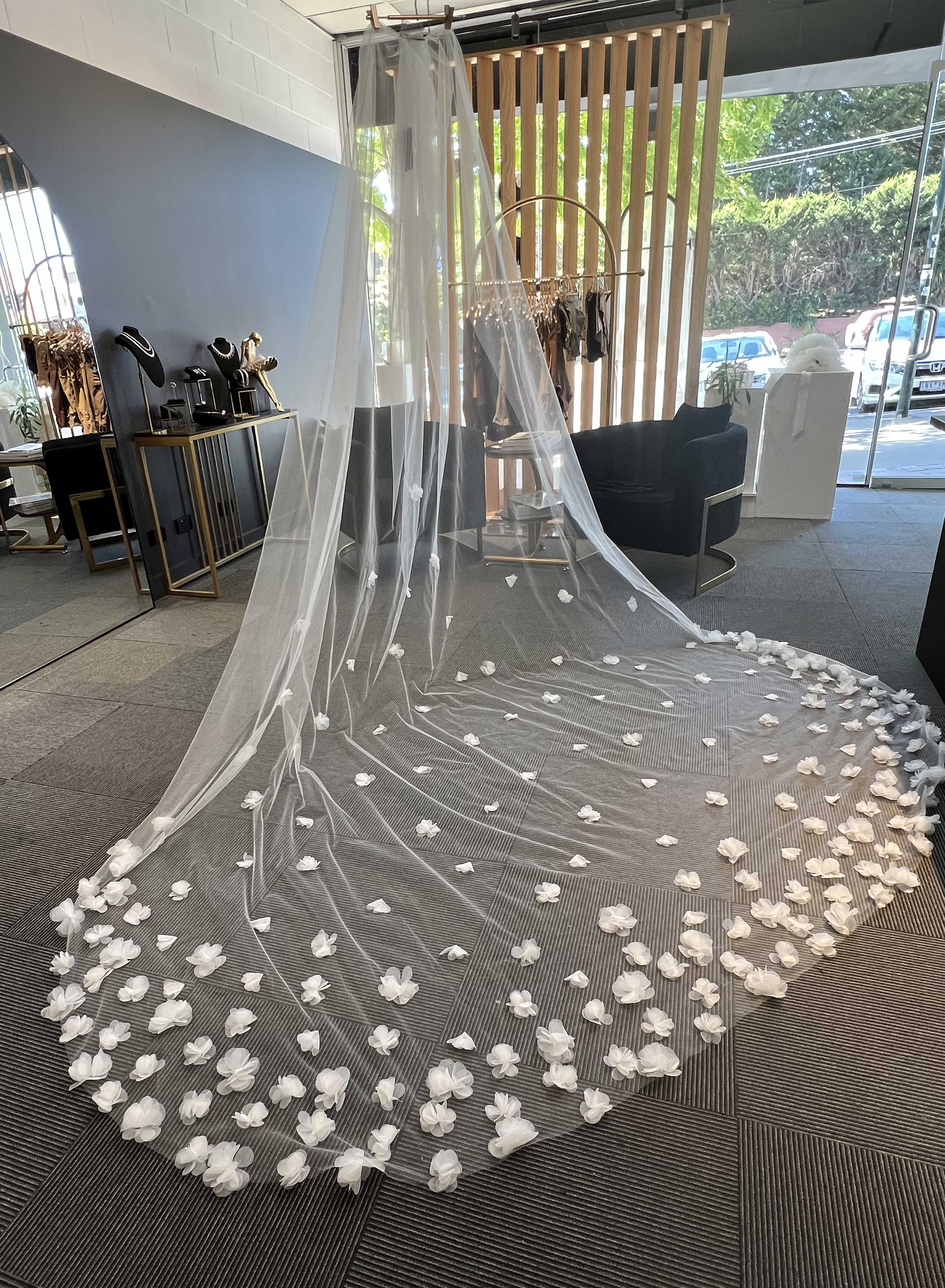 Angel β 3D Floral Royal Cathedral Veil