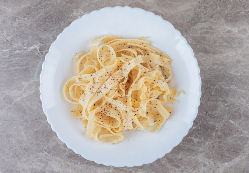  Fettuccina Alfredo