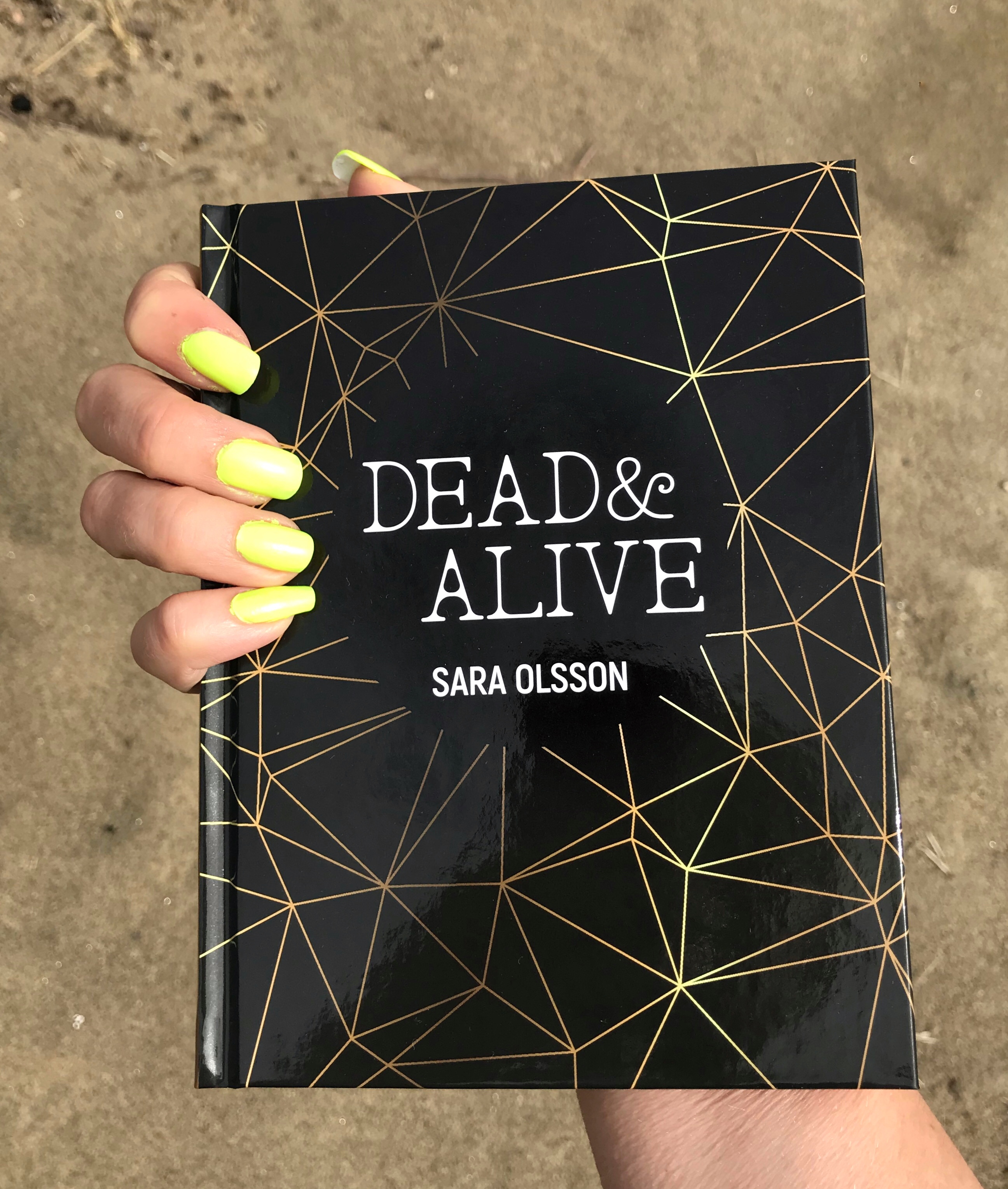 DEAD & ALIVE
