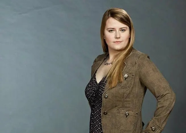 La columna negra: Alicia Escardó sobre 3096 días, el libro de Natasha Kampusch